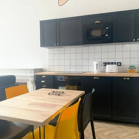 Ξενοδοχείο με διαμερίσματα Pau's - Centre 3*